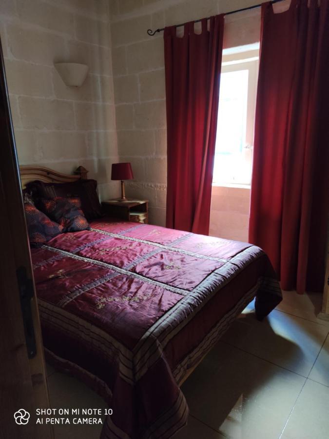 Seafront Two Bedroomed Apartment In มาร์ซาลฟอร์น ภายนอก รูปภาพ